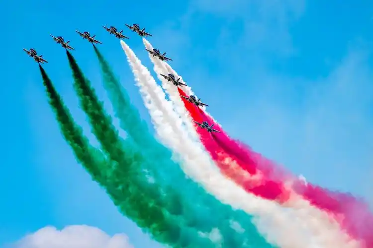 意大利空军三色箭飞行表演队