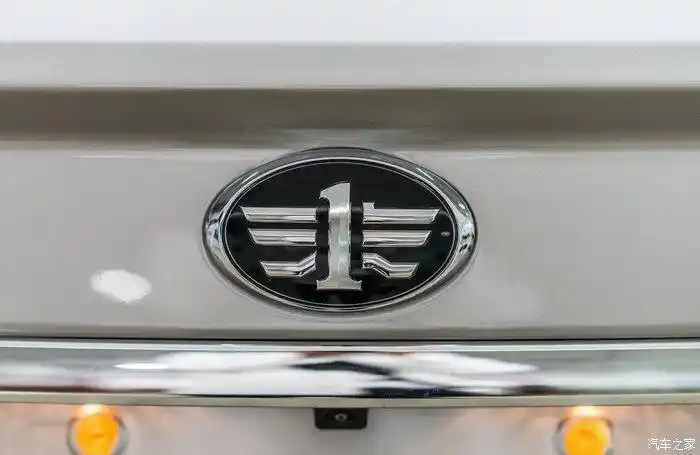 一汽车标,意象深远,老鹰,水汽,数字1的意象引申,寓意美好,志向高远.