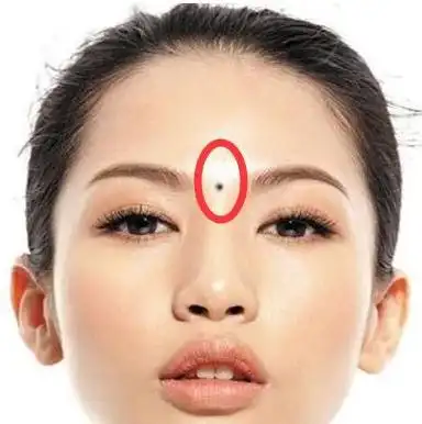 脸上哪些部位的痣属于桃花痣 这几处痣相可谓财色兼