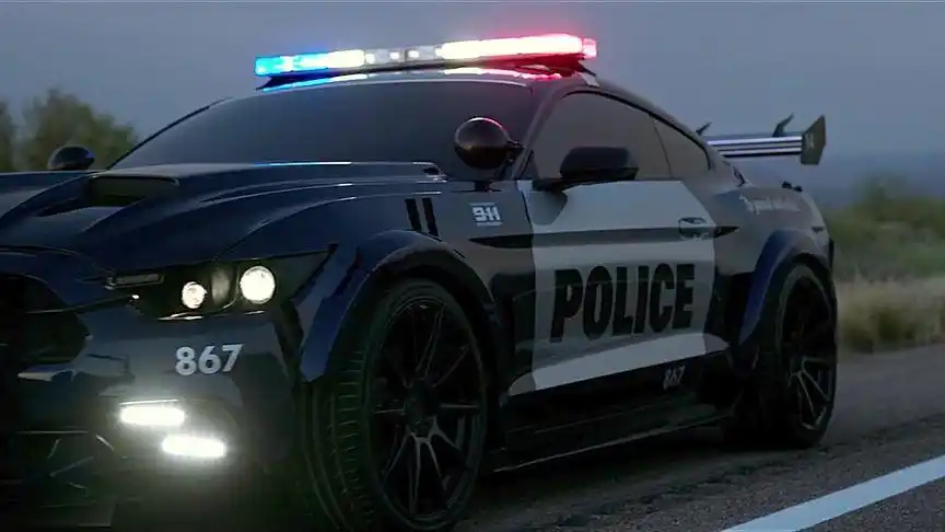 路障:帅就完事了#汽车 #福特野马 #变形金刚 #路障