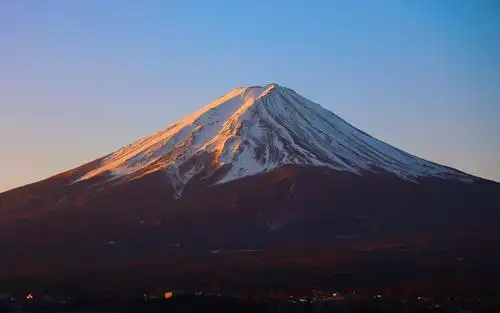 一座蕴含着自然魅力神山——富士山,风景-回车桌面