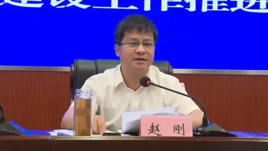 州委常委,景洪市委书记赵刚出席会议并讲话.