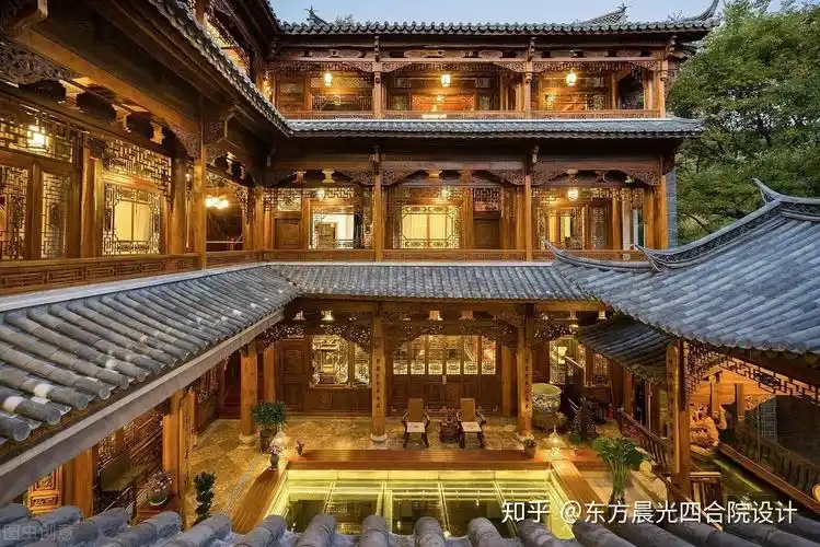 经过数百年的营建,北京四合院从平面布局到内部结构,细部装修都形成了