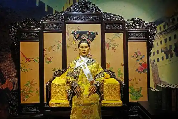 慈禧太后是怎么死的——伦常乖舛,立见消亡