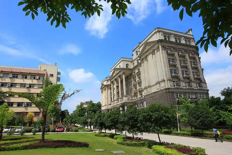 赛事动态大足石刻服饰设计创意效果图大赛走进西南大学纺织服装学院