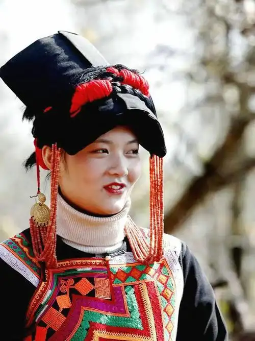 大凉山美女陪我过彝族年