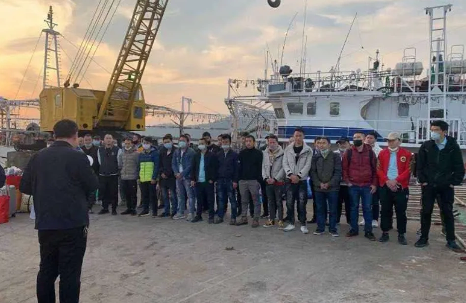 恐怖渔船鲁荣渔2682号:33人出海22人死亡,真实版太平洋大逃杀