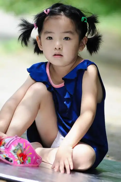 夏拍漂亮的小女孩(一)