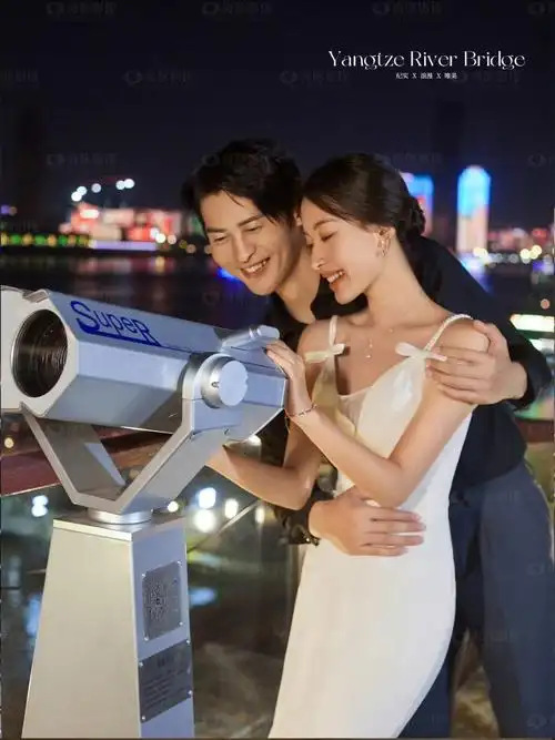 武汉长江大桥夜景婚纱照纪实又很浪漫