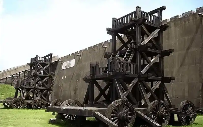 士兵:傻蛋才推_云梯_古代_敌人