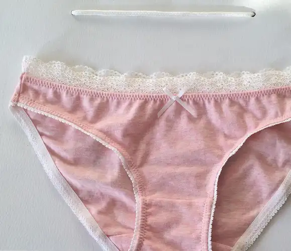 你的内裤若还没有出现这3个表现,恭喜,你的子宫还很健康!