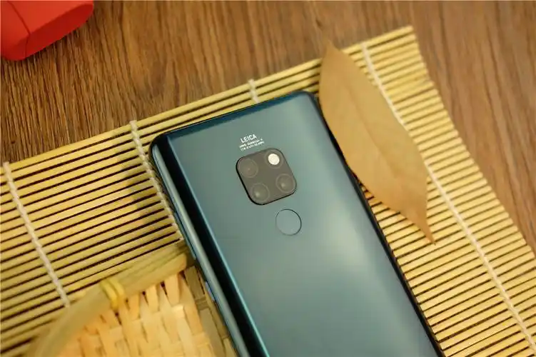 【测评骑士团】晶莹剔透的艺术品——华为mate20翡冷翠赏析