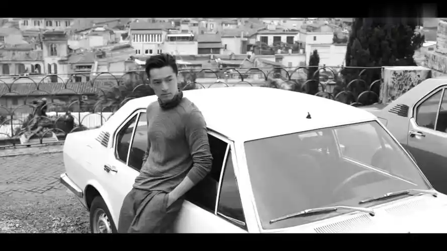 胡歌的阿玛尼广告,简直就是大片