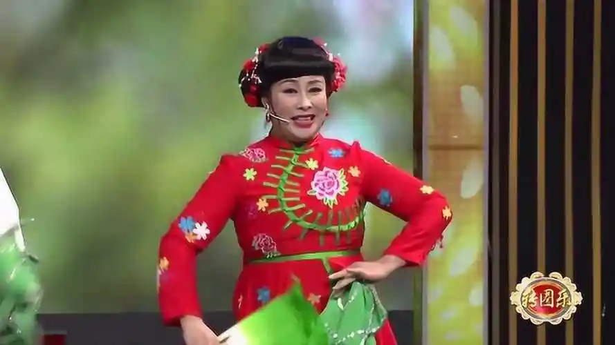 一曲经典二人转小帽《二十四节气歌》,在魏老师的演绎别有韵味