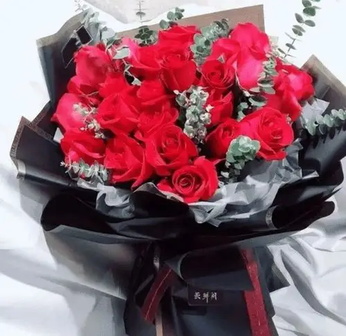 一束玫瑰花html灵签占卜凭直觉选一束玫瑰花测你在爱情面前能否保持