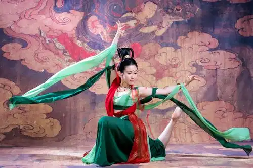 2020-07-12/敦煌舞蹈人像