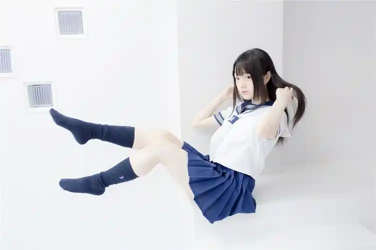 清纯的校服妹妹你喜欢不