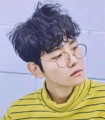 男生蓬松的卷发要什么发型好看 男士波浪卷发型