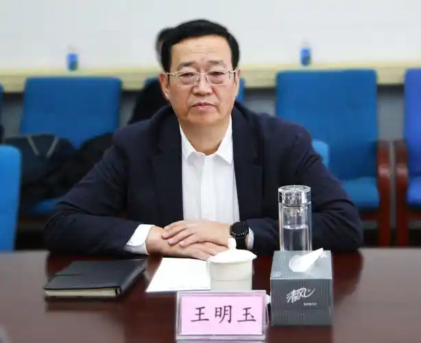 老人被害案_女孩回应绊死老人案_女子故意绊倒老人