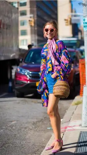 衬衫就要花样穿 女明星教你怎么去搭配