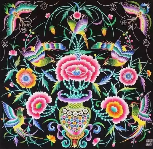 小编微语chinamiaohua八年前,苗画大师梁德颂,只身一人从白合村勇敢地