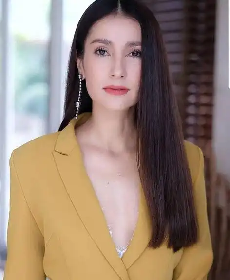 这些明星原来都改过名字呢!