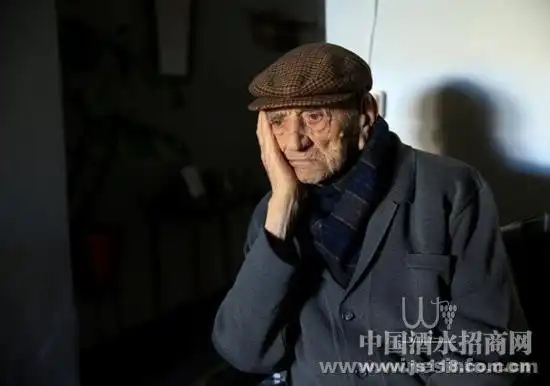 最长寿老人113岁 吃自家蔬菜和日饮一杯红葡萄酒