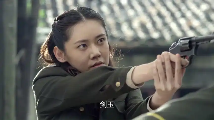 最后一战:弟弟舍身救下姐姐,谁知姐姐突然调转枪口,傻眼了-影视综视频
