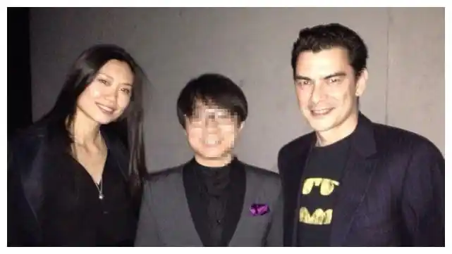 86岁钢琴大师傅聪因新冠去世,经历三段婚姻,父亲是翻译家傅雷!