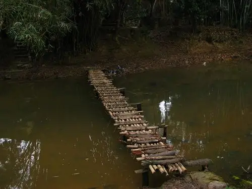 可爱的乡村小桥