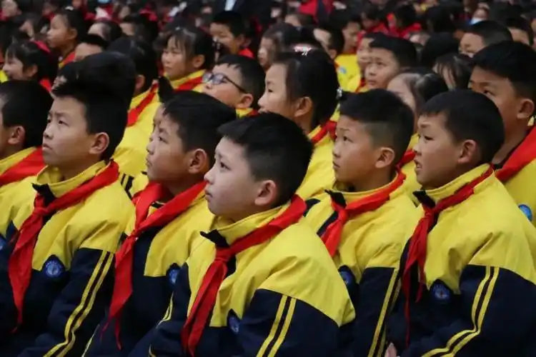 深入学习贯彻党的二十大精神洋川小学做优秀好教师做优秀好家长