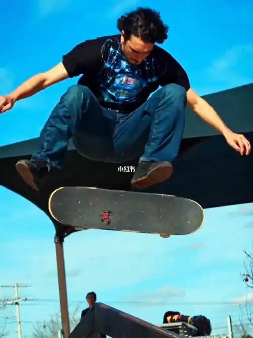 滑板fsflip外转尖翻慢动作鉴赏