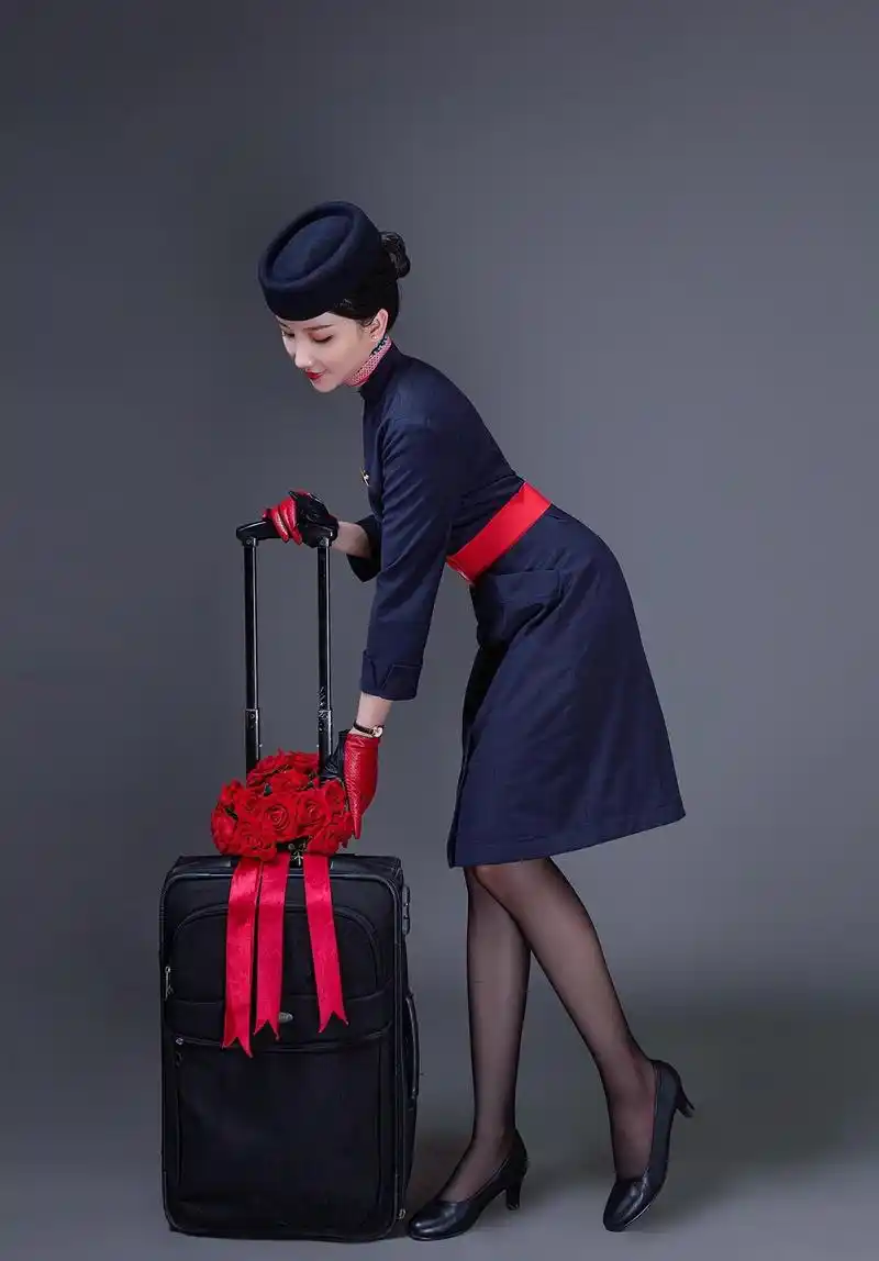 空乘制服照--东方航空7615.