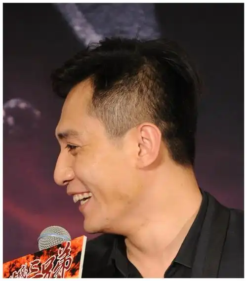 鹰钩鼻从一个人的眉毛可以看出一个男人的性格,职业发展等.