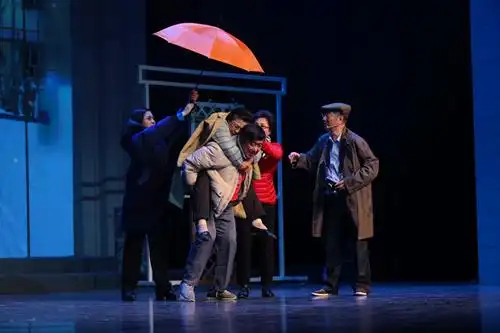 原创社区生活多媒体情景剧《答卷人》沪上首演