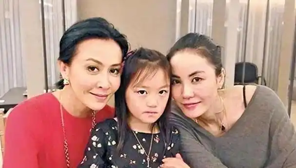 追寻王菲女儿成长路:全新曝光照片!