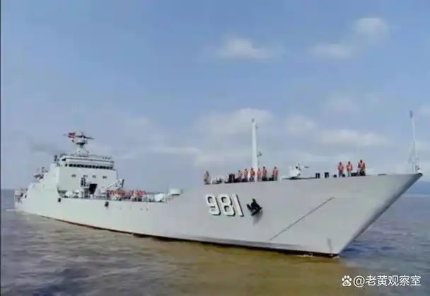 因而均统计在内补给舰903/903a综合补给舰该型舰是我国海军新型大型