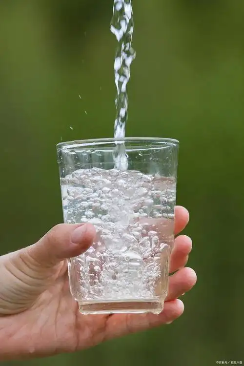 喝水也有正确方法!掌握这些技巧,让你更健康