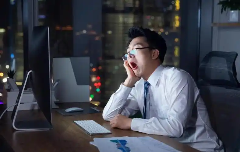 都市里的上班族,每天的上下班都像是在与时间赛跑一样,生活在这种繁忙