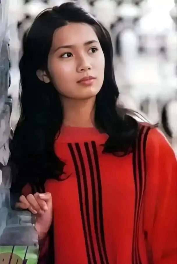 中国影视女演员.李芸(在水一方),严晓蘋(绞索下的交易),龚 - 抖音