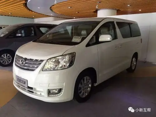 九龙艾菲纯电动大七座商务mpv