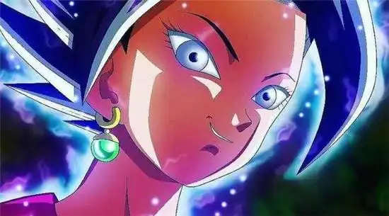 但是,其中有两个宇宙的界王神却对