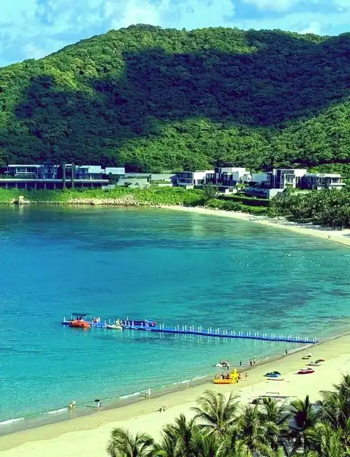 90三亚太阳湾:绝美玻璃海之旅98 98想要体验三亚的绝美风光吗?