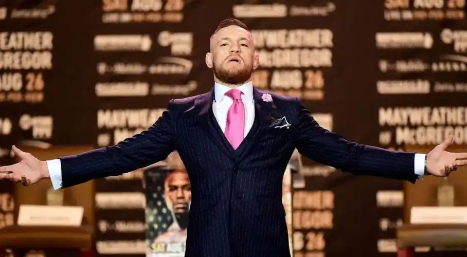 明星穿搭:这世上还有比我更嚣张的人吗——嘴炮康纳 - 知乎