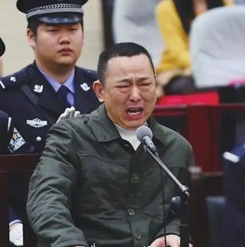 而邪恶终会被审判,正义永远不会缺席.刘汉在庭