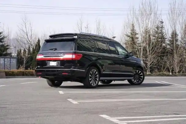 24新款林肯领航员领袖一号加长5.98米