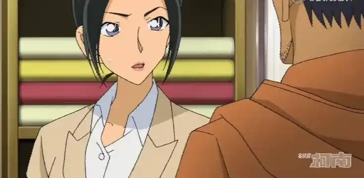 名侦探柯南红衣女身份可疑突然停电的恐怖别墅