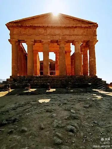 这座保存最完好的神殿,其图像已被联合国科教文组织的作为正式标志.