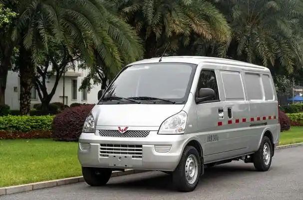 众所周知,面包车的价格便宜,大概只要三四万块钱,所以也给不了多么