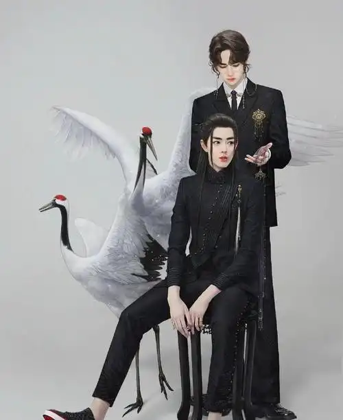 星光大赏肖战王一博再同框能歌能舞,但演技都需努力